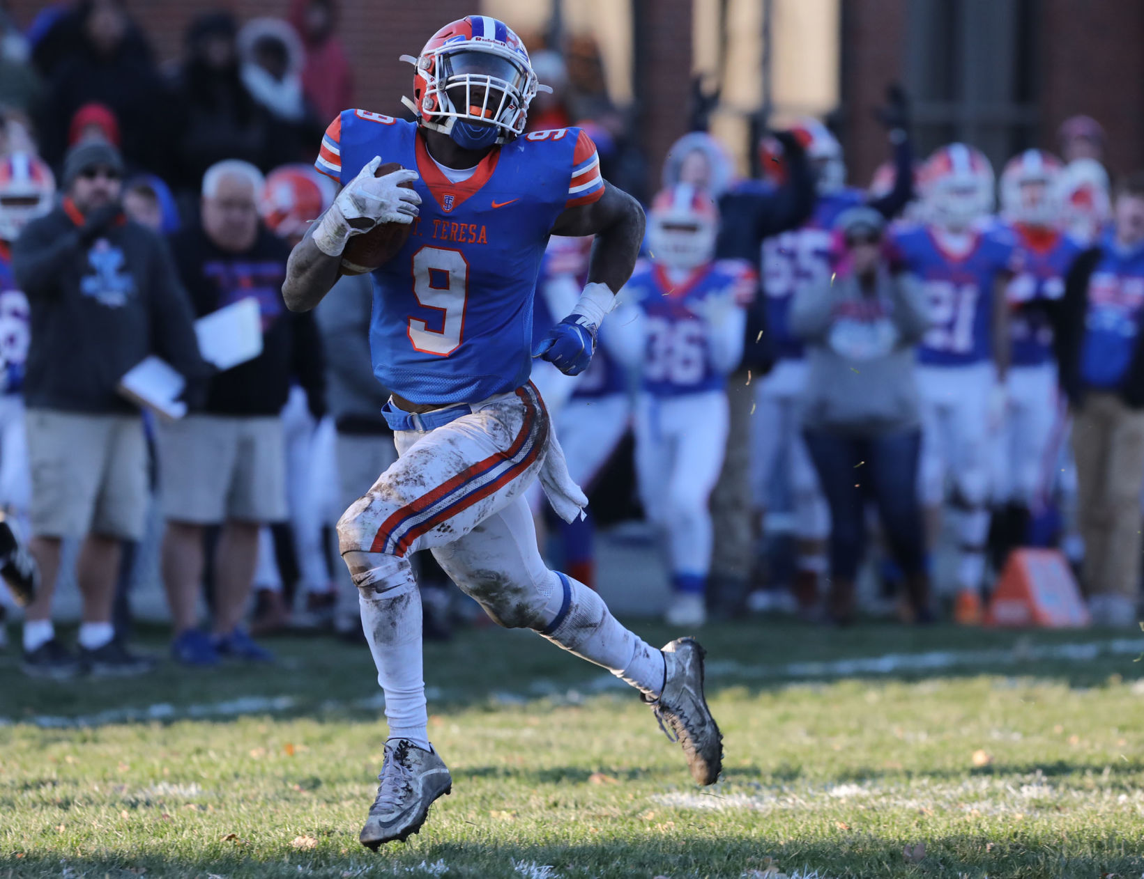 St Teresa vs Tri Valley football 4 11.10.18.jpg
